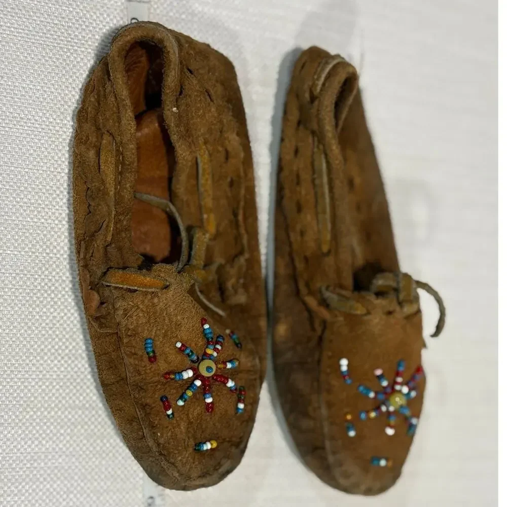 Vintage Toddler beaded moccasins Native American heritage culture leather 6